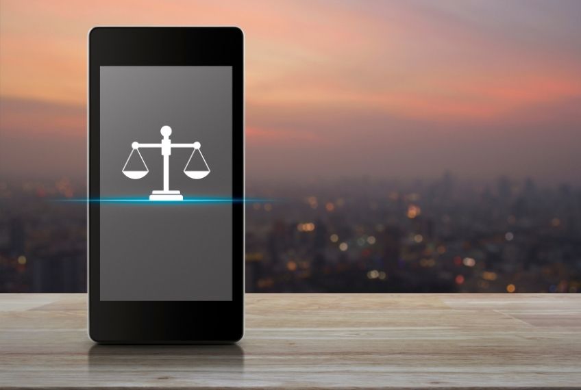 עושים את זה פשוט: שירותים משפטיים אונליין